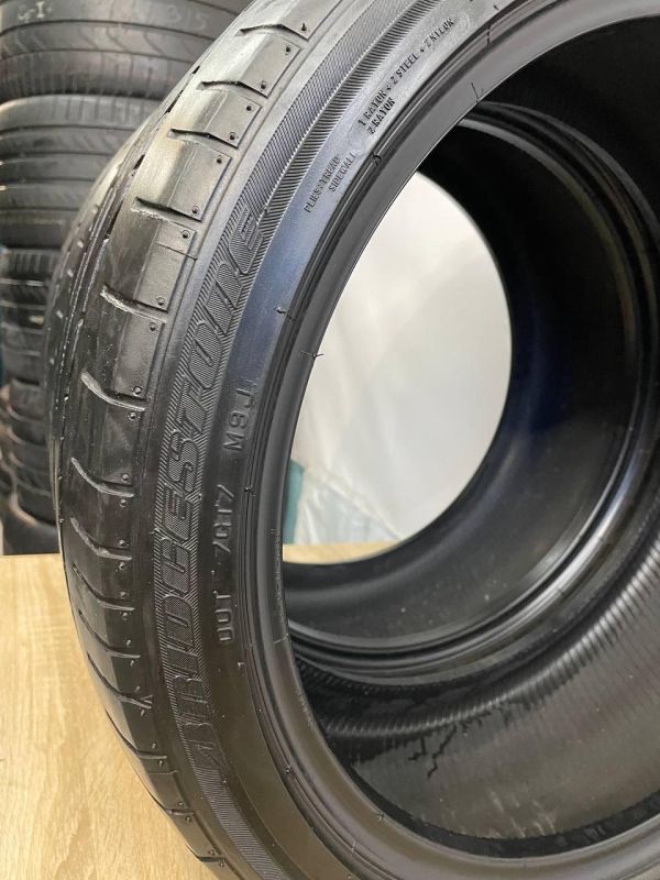 Шини Пара Bridgestone 225/40 r18 Літо Гума