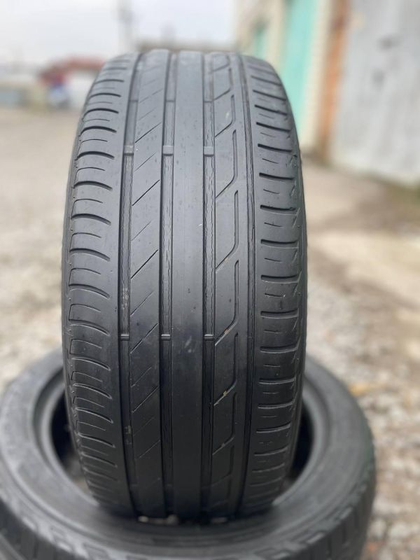 Шини Пара Bridgestone Turanza 215/50 r18 Літо Гума