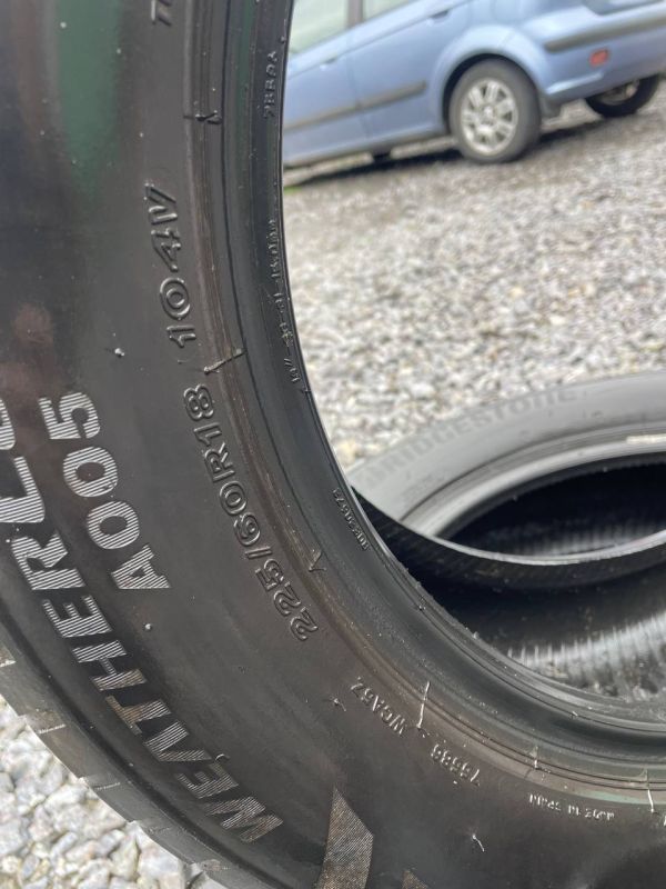 Шини пара Bridgestone 225/60 r18 зима Гума