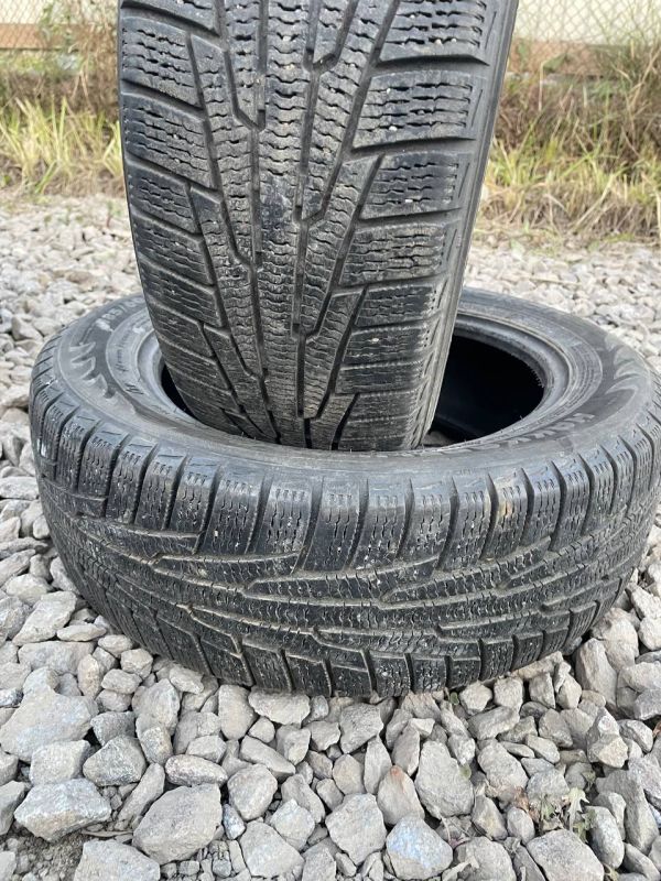 Шини пара Nokian 185/60 r15 зима Гума