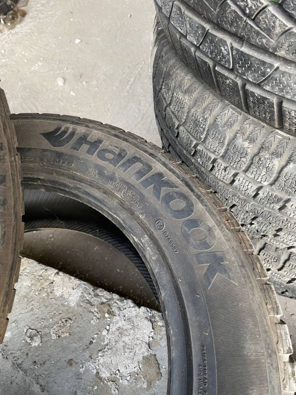 Шини пара Hankook 235/55 r17 зима Гума