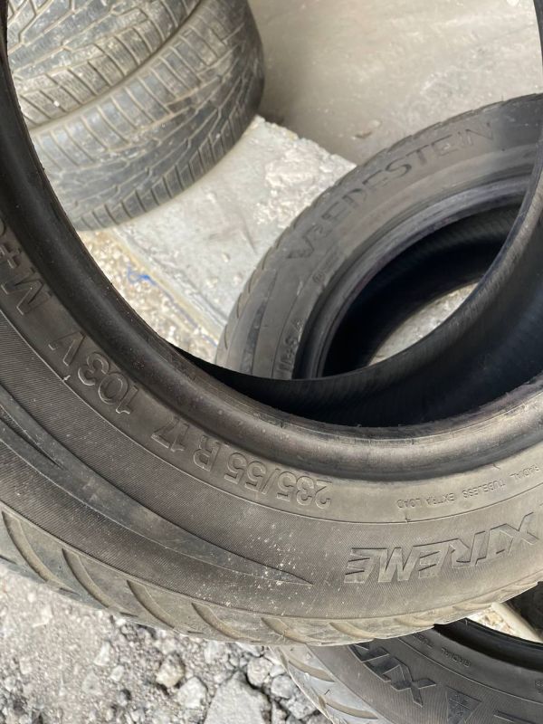 Шини пара Vredestein 235/55 r17 зима Гума