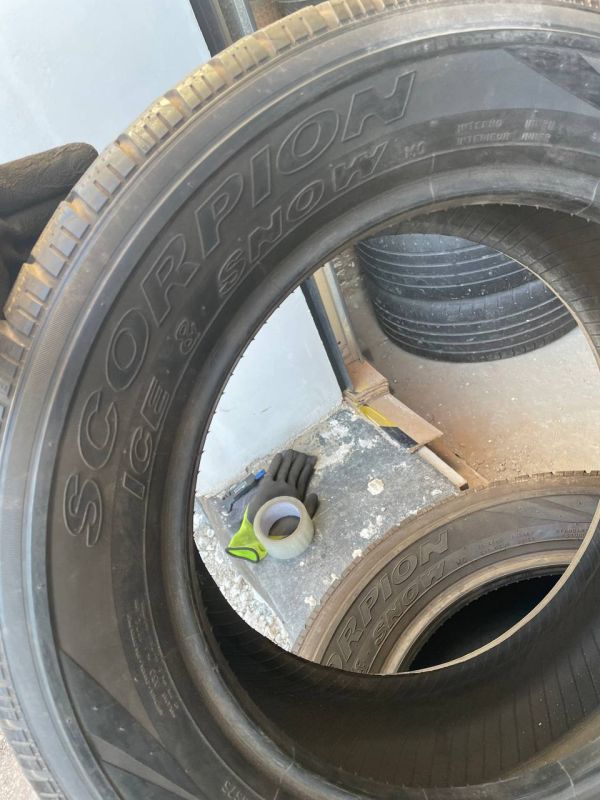 Шини пара Pirelli 235/60 r17 зима Гума