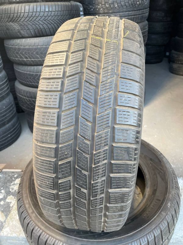 Шини пара Pirelli 235/60 r17 зима Гума