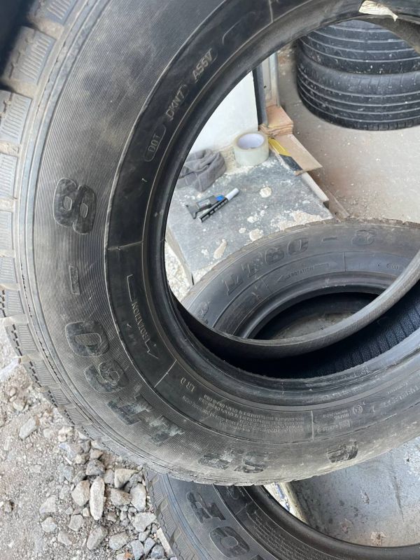 Шини пара Dunlop 205/75 r16c зима Гума