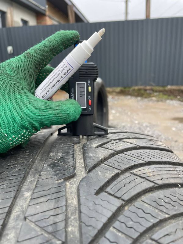 Шини пара Michelin 225/55 r18 зима Гума