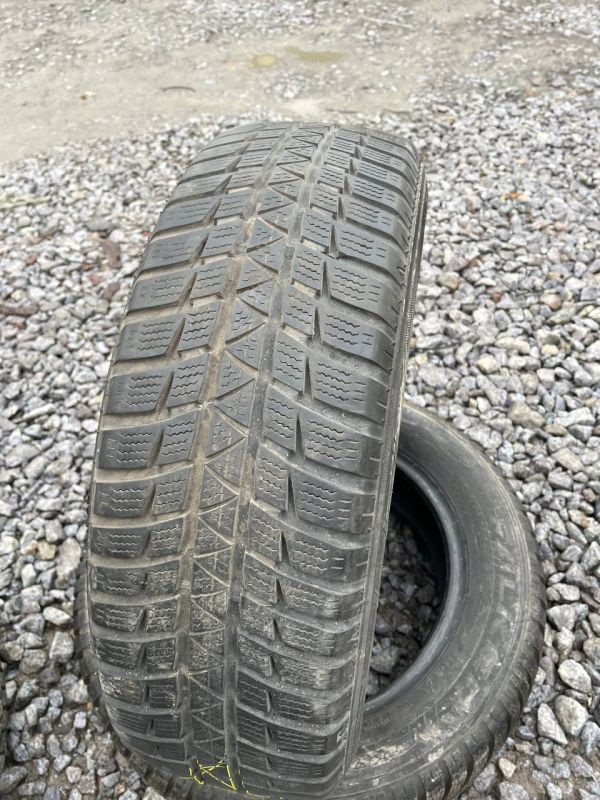 Шини пара Falken 185/65 r15 зима Гума