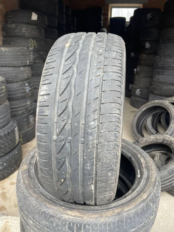 Шини комплект Bridgestone 215/45 r16 літо Гума