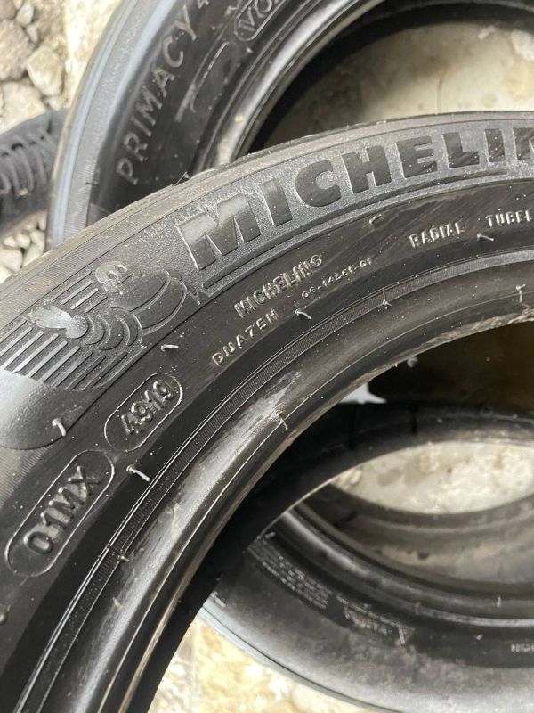 Шини пара Michelin 215/55 r18 літо Гума