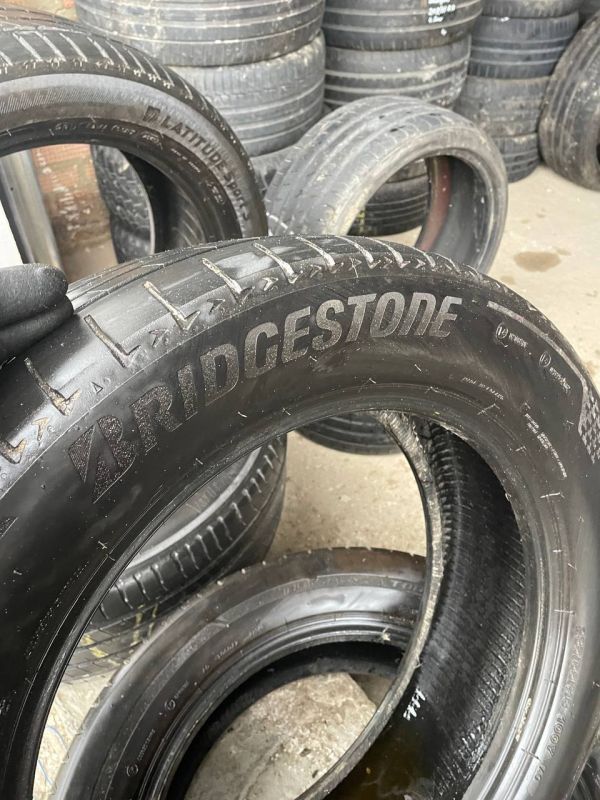 Шини пара Bridgestone 235/55 r18 літо Гума