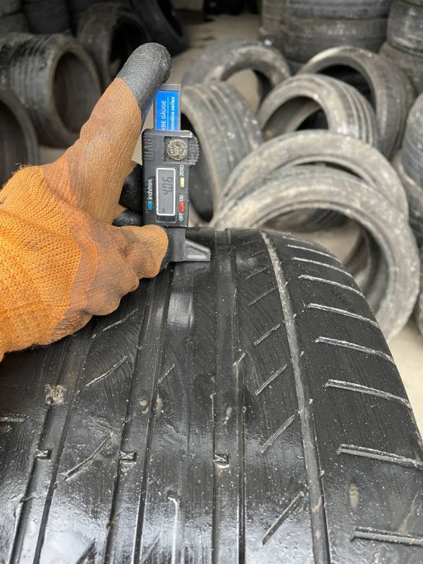 Шини пара Continental 235/45 r20 літо Гума