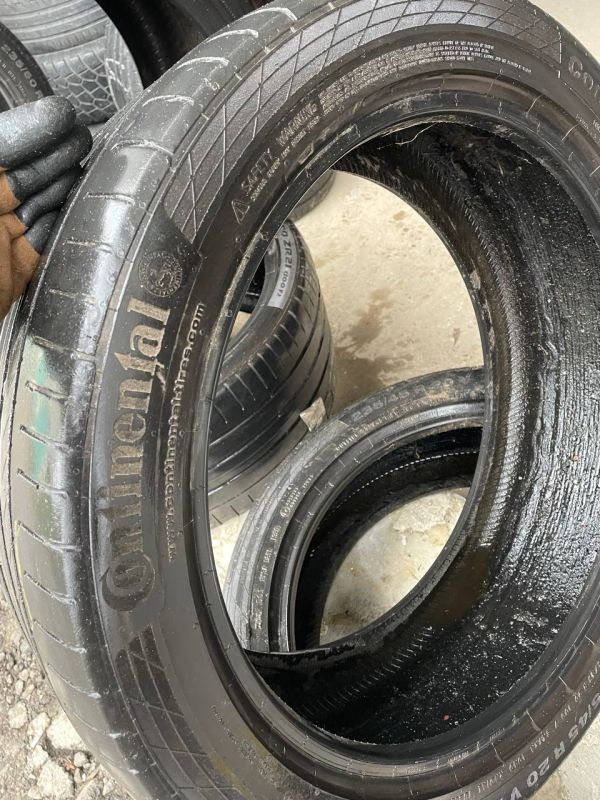 Шини пара Continental 235/45 r20 літо Гума