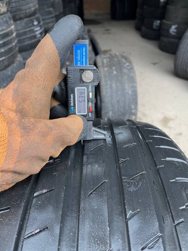 Шини пара Continental 225/35 r18 літо Гума