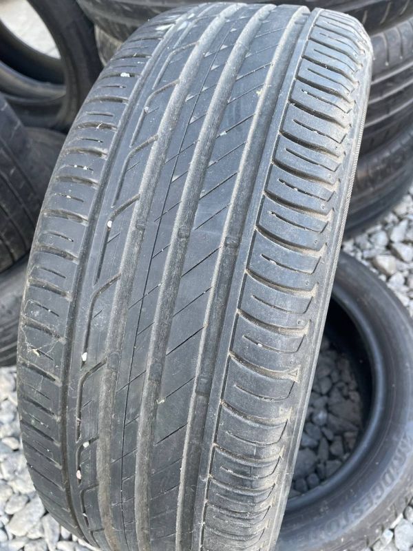 Шини пара Bridgestone 185/60 r15 літо Гума