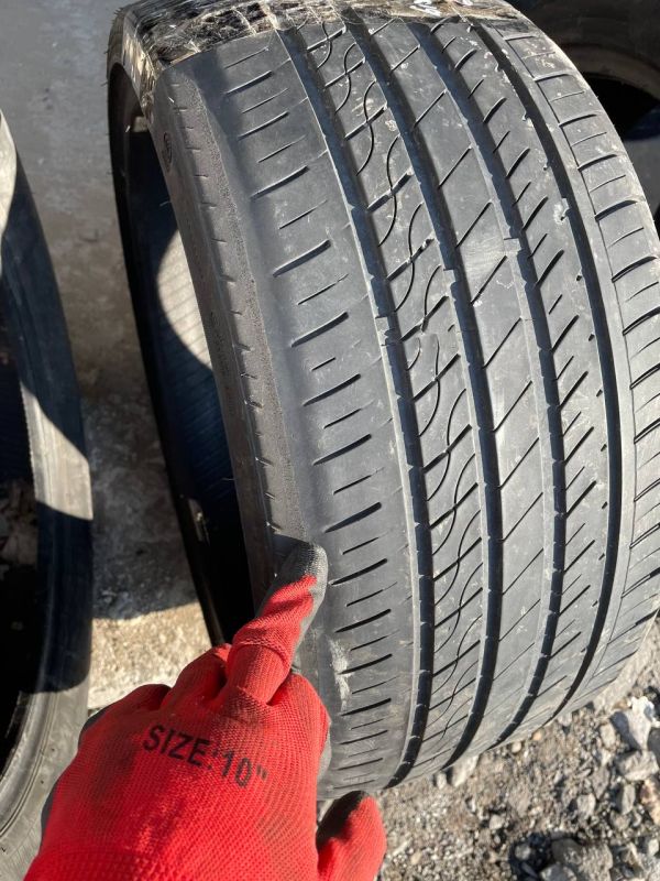 Шина одіночка 235/35 r19