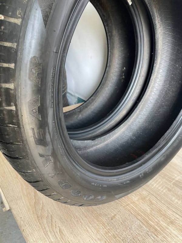 Шини пара Goodyear 225/50 r18 літо Гума