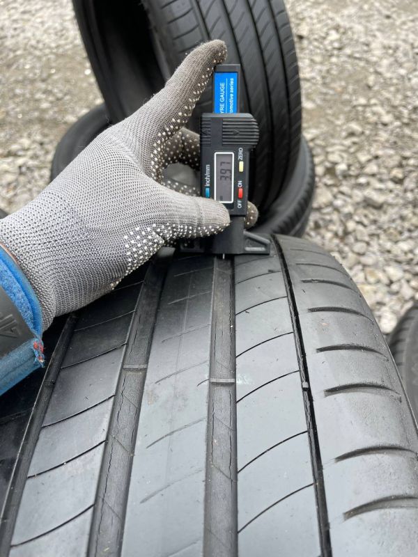 Шини пара Michelin 225/50 r16 літо Гума