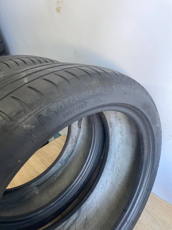 Шини пара Michelin 205/45 r17 літо Гума