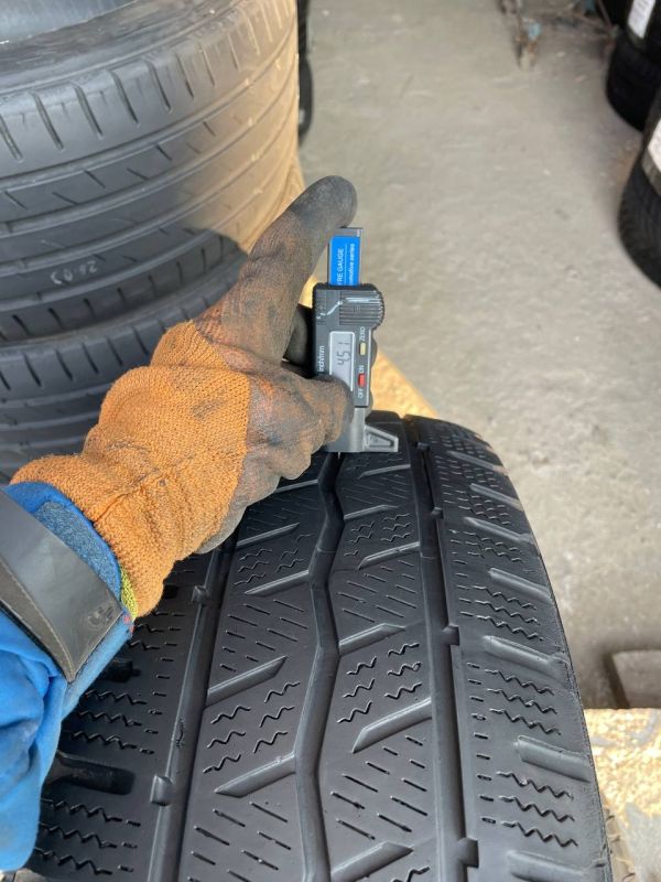 Шини пара Hankook 215/70 r15c Гума