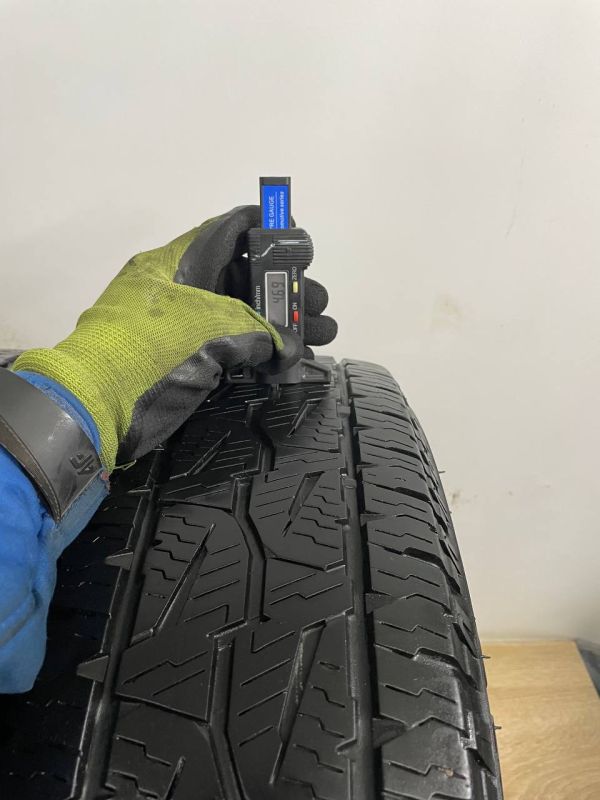 Шини пара Bridgestone 195/80 r15 літо Гума