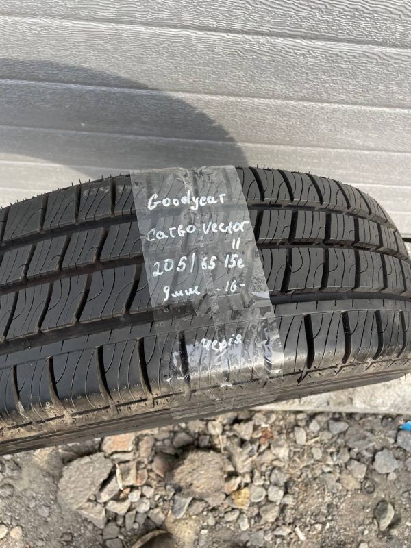 Шина розпаровка Goodyear cargo vector 2 205/65 15c