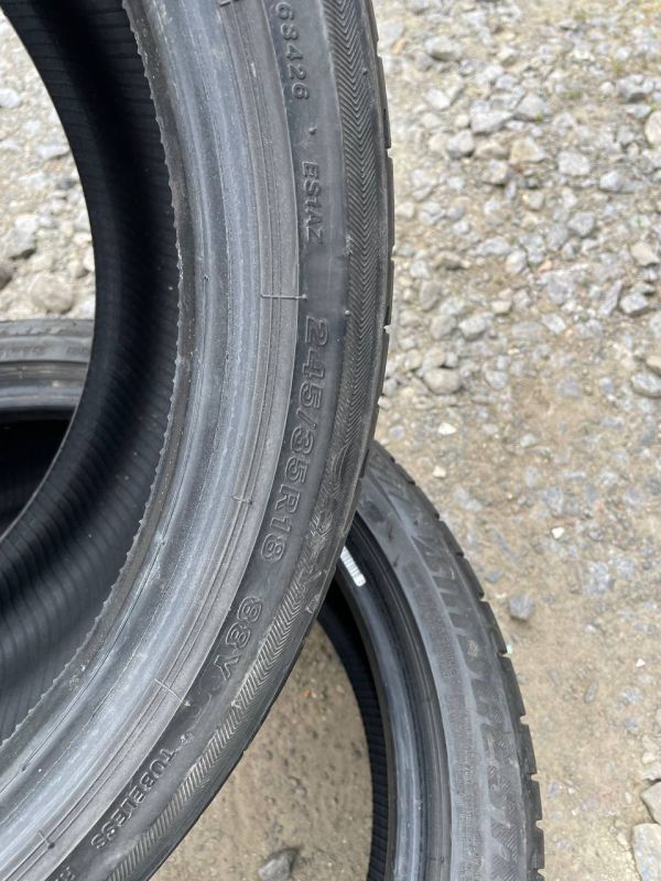 Шини пара Bridgestone 245/35 r18 літо резина