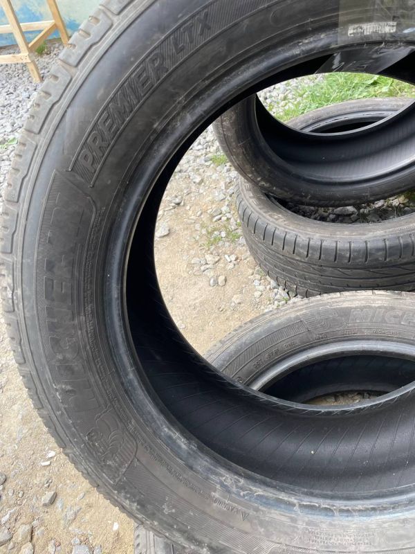 Шини пара Michelin 275/50 r20 літо резина