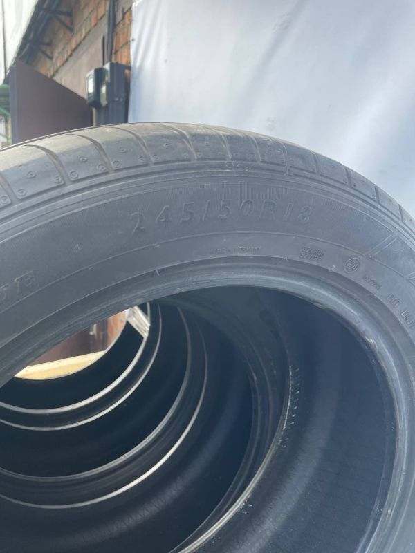 Шини комплект Dunlop 245/50 r18 літо резина