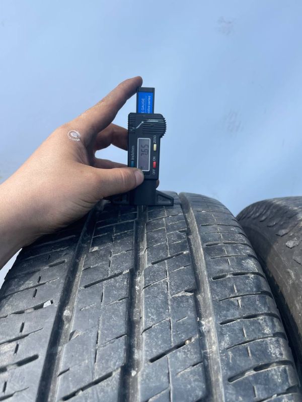 Шини пара Continental 215/65 r15c літо резина