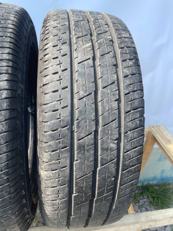 Шини пара Continental 215/65 r15c літо резина