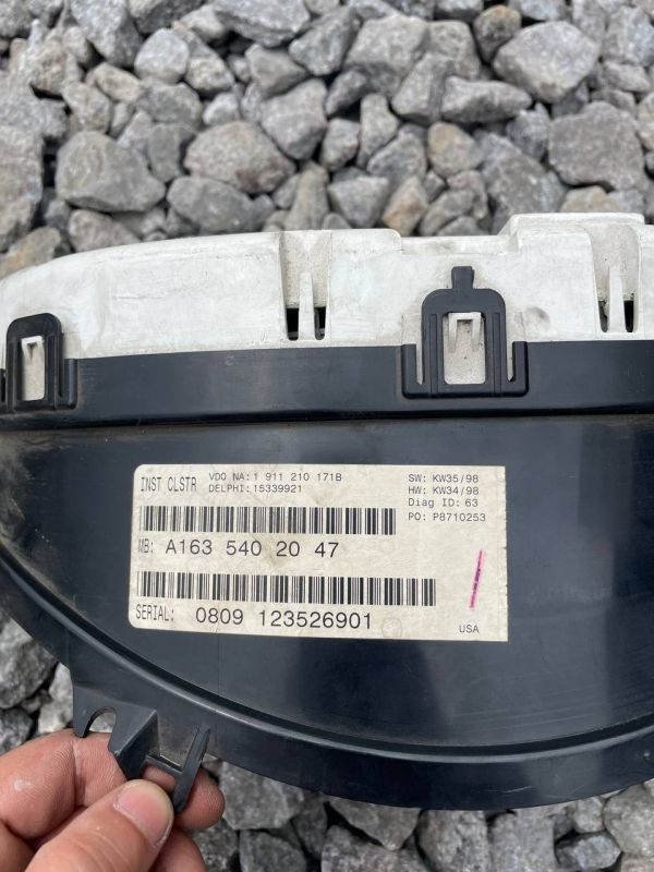 Панель приладів щиток приборів Mercedes Ml W163 A1635402047