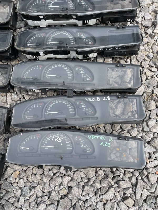 Панель приладів,щиток приборів Opel Vectra B Опель Вектра приборка