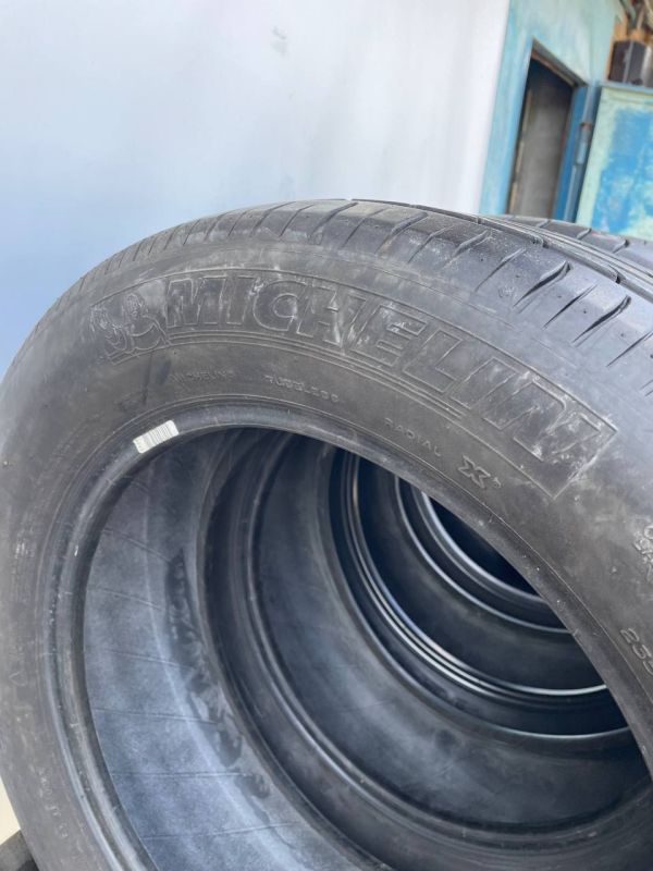 Шини пара Michelin 235/55 r17 літо резина
