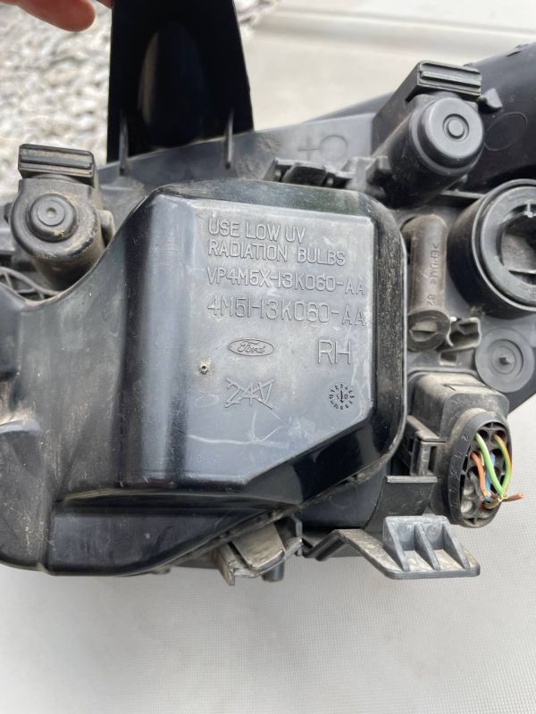 Фари ліва Ford Focus 2 II MK2 2004-2008