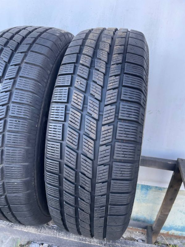 Шина пара Pirelli 215/70 r15 зима резина