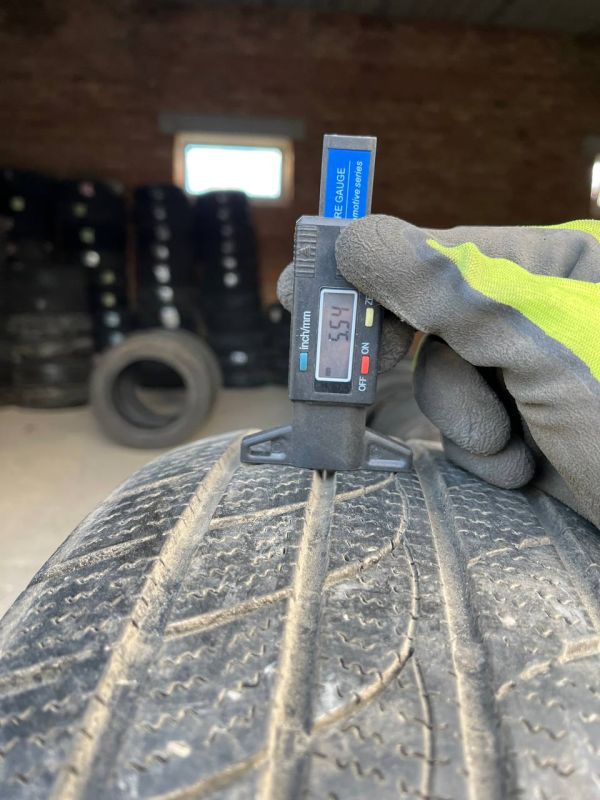 Шина пара ROTALLA ICE-PLUS 245/65/R17 зима резина