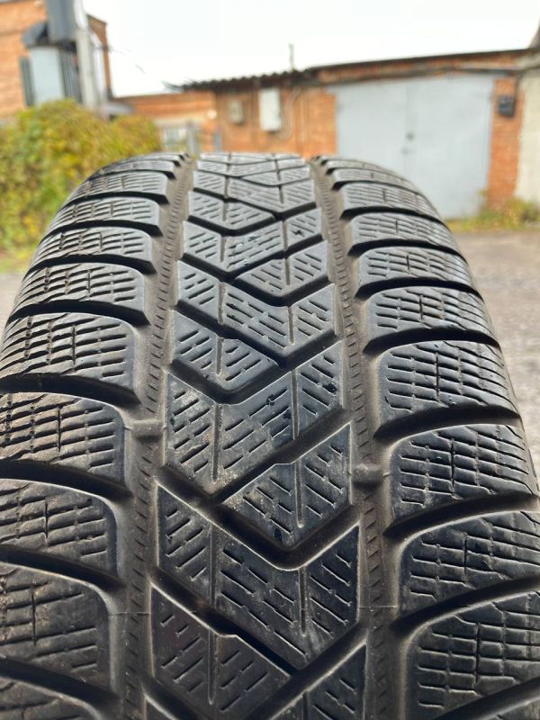Шини пара PIRELLI SCORPION 235/55/R19 зима резина