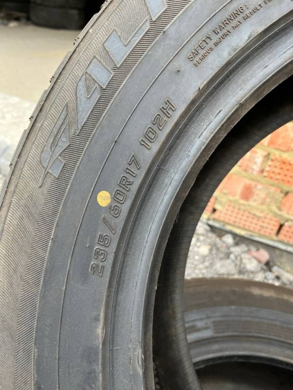 Шини пара FALKEN EUROWINTER 235/60/R17 зима резина