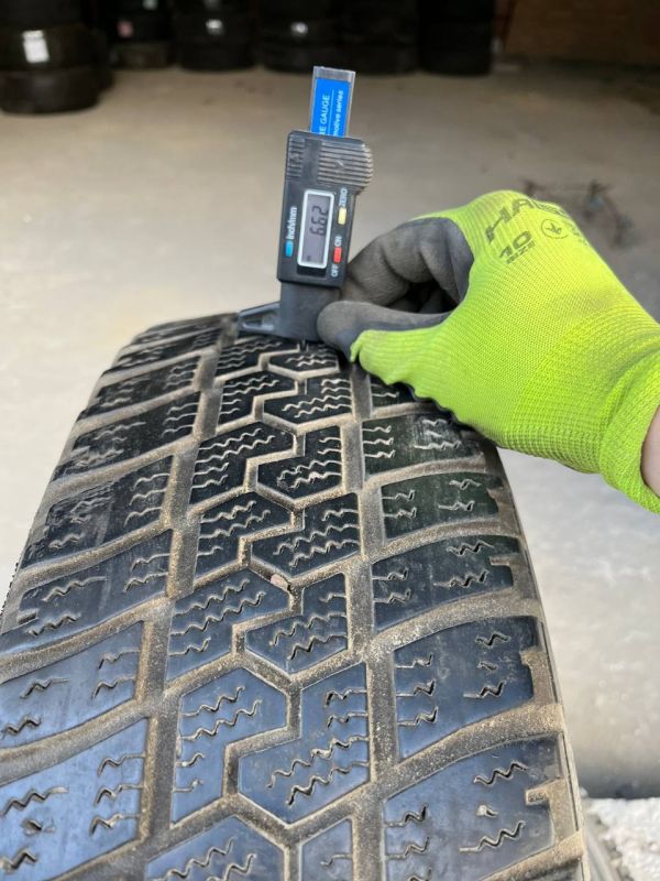 Шини пара PIRELLI 195/65/R16c зима Резина 