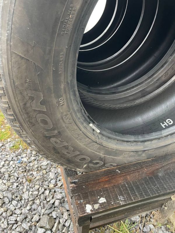 Шини комплект/пара Pirelli 235/65 r17 зима резина