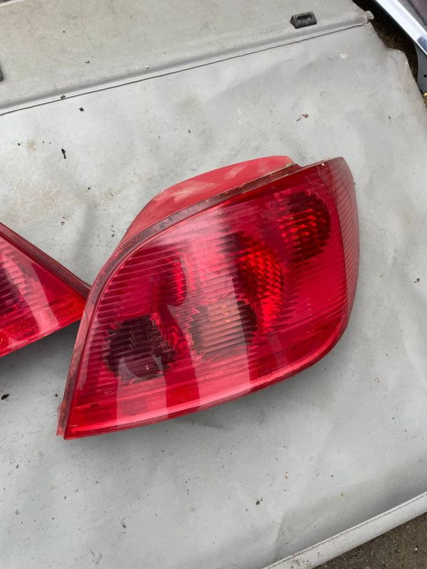 Стоп правий ліхтар фонар Peugeot 307 Хечбек Пежо
