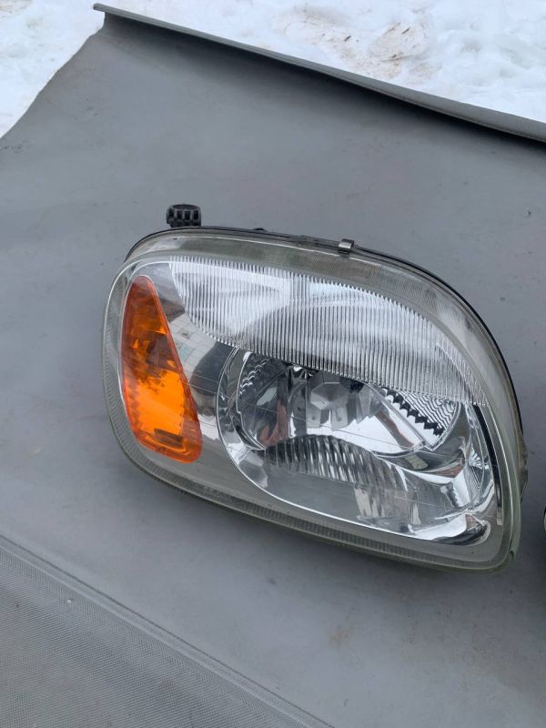Фара передня  права NISSAN MICRA K11 Мікра