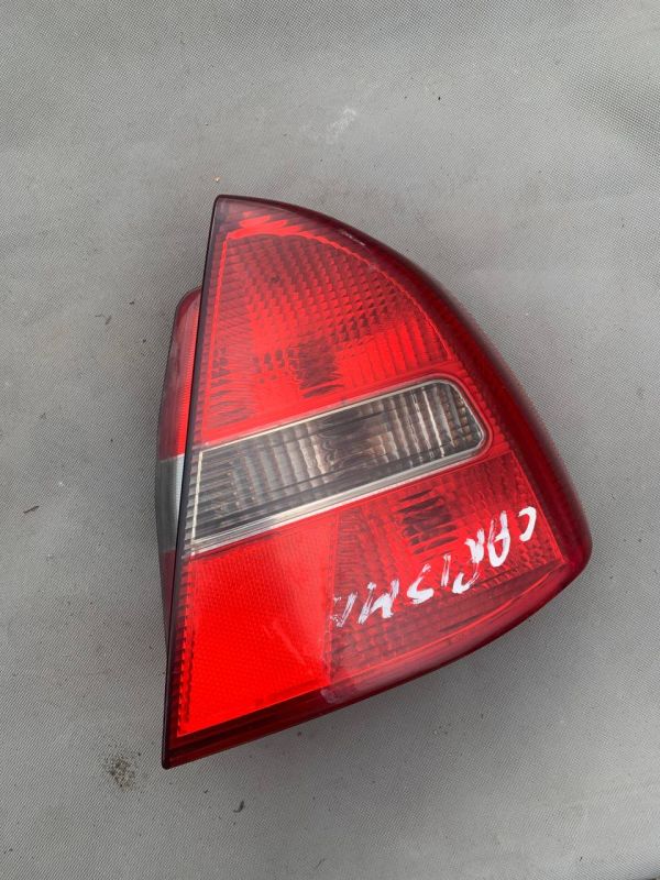 Задній ліхтар стоп правий фонарь Mitsubishi Carisma Митсубиси 