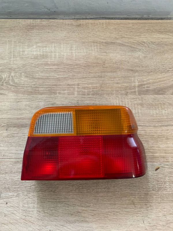 Стоп ліхтар правий фонарь Ford Escort Mk4 Форд Ескорд 
