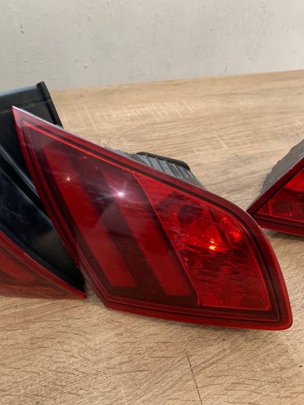Комплект ліхтарів лівий правий peugeot 308 стопи фонарь hatchback led зовнішні внутрішні