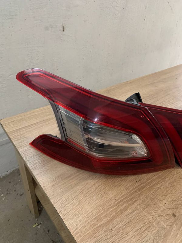 Комплект ліхтарів лівий правий peugeot 308 стопи фонарь hatchback led зовнішні внутрішні