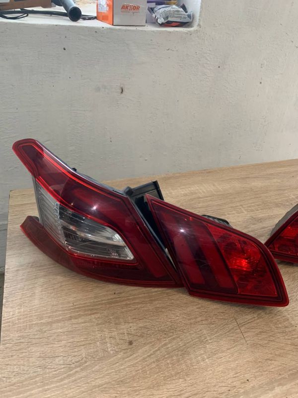 Комплект ліхтарів лівий правий peugeot 308 стопи фонарь hatchback led зовнішні внутрішні