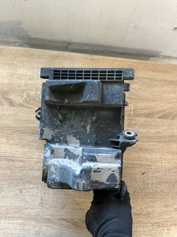 Корпус повітряного фільтру Hyundai Sonata NF 28110-3K010