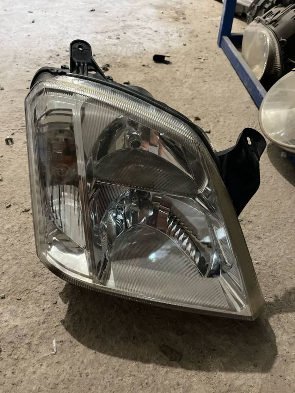 Передні фари ліва права Opel Meriva A