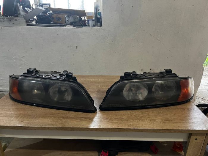 Передні фари ліва права дорест BMW 5 Series E39.